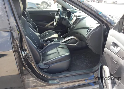 2015 Hyundai Veloster Turbo z USA, uszkodzony, nr VIN KMHTC6AE2FU236521